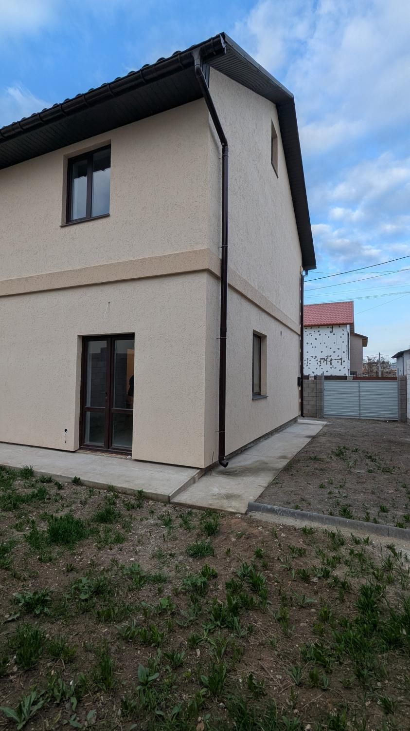 Продам Дом в Червоном Хуторе под чистовые работы 100 м 2 сот (193-817)
