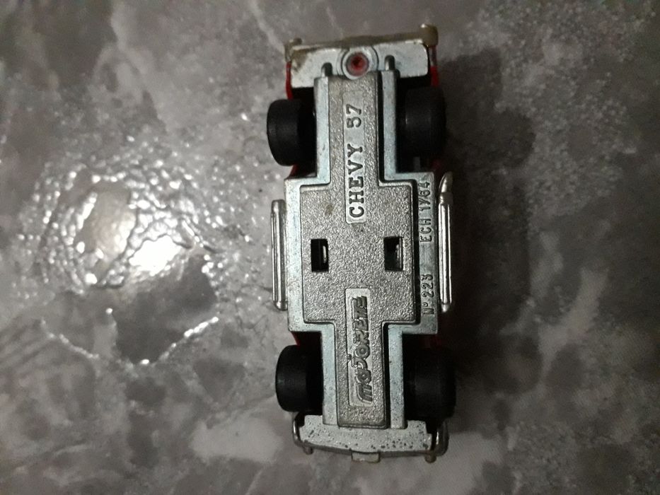 Carro chevy 57 n°223 majorete