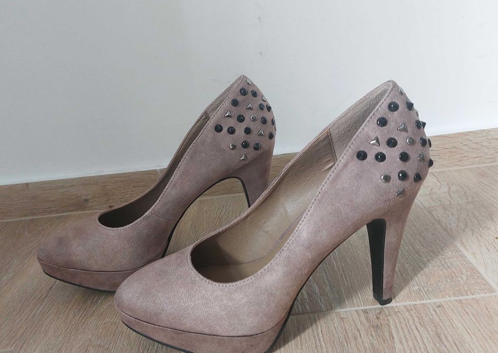 Szpilki beżowe rozmiar 41