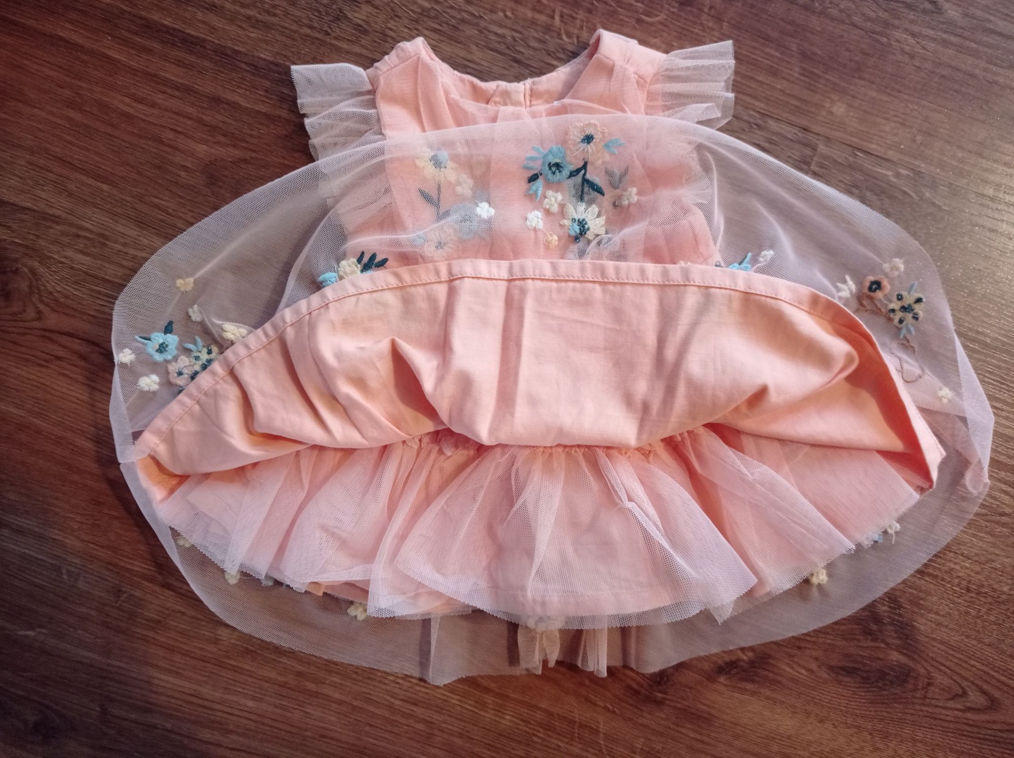 Sukienka, sukieneczka, morelowa, kwiatki Disney Baby r. 62