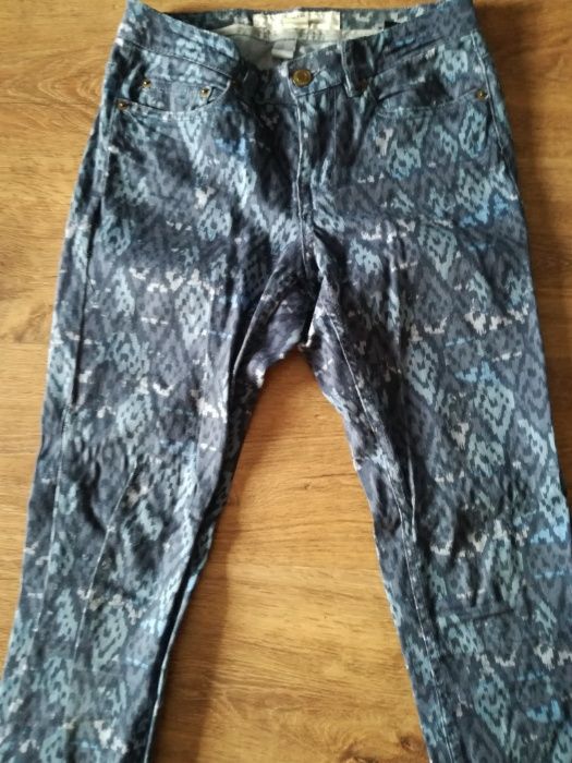 Spodnie H&M Jeansy Rurki Print rozm 36