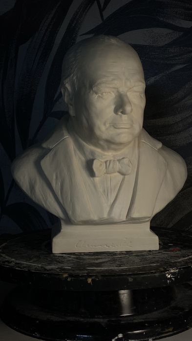 Бюст Вінстона Черчилля . Скульптура. Погруддя