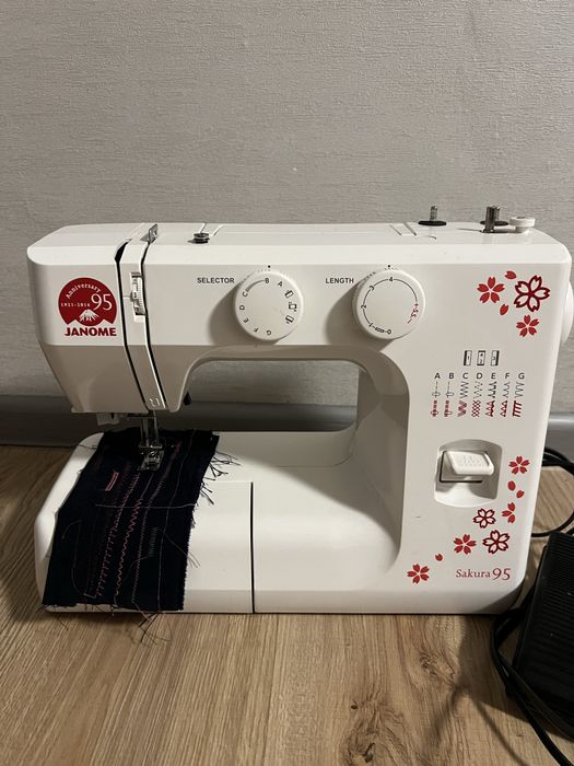 Продам швейную машинку