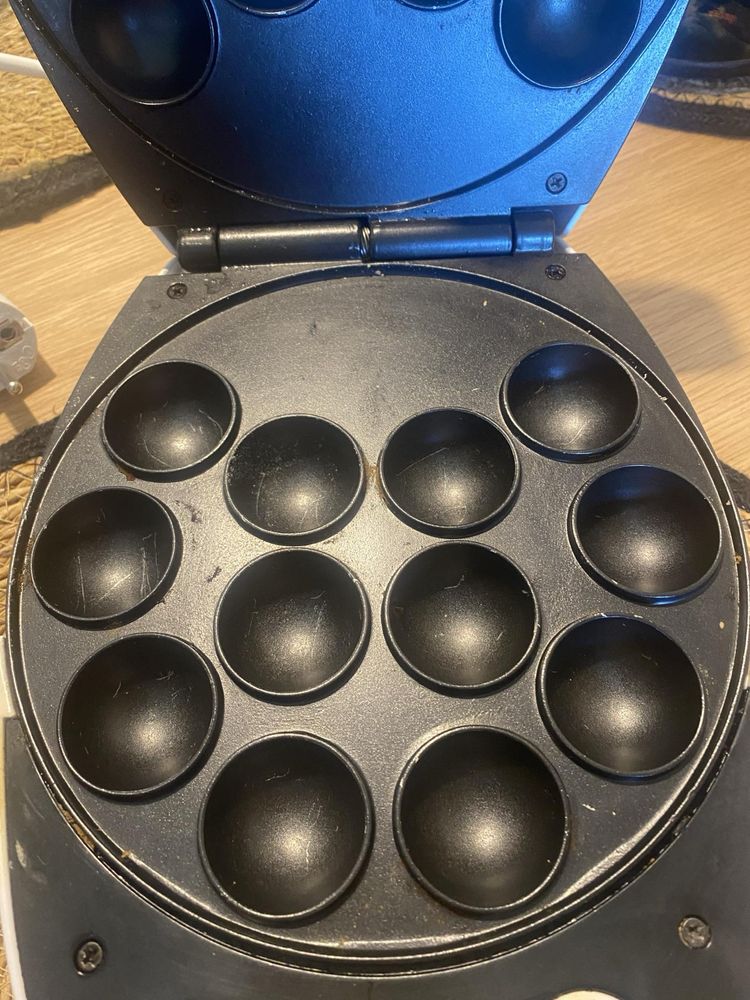 Urządzenie do wypieku mini ciasteczek na patyku / cake pop maker