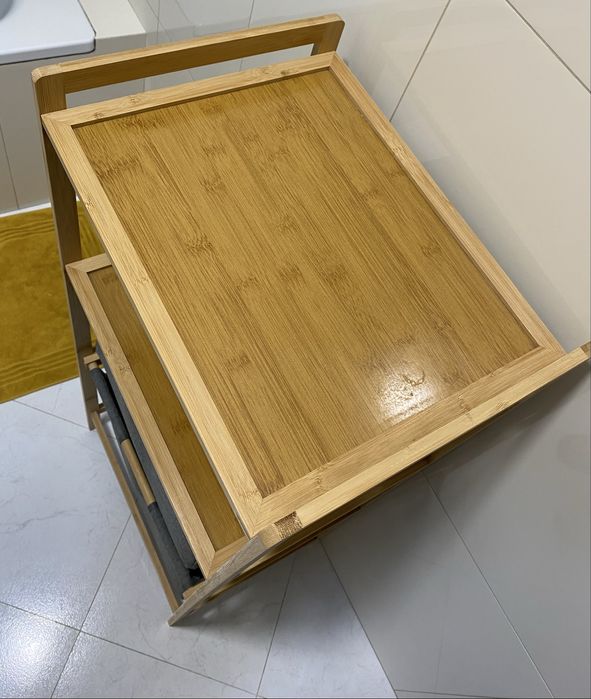 Móvel em bambu para wc com dois cestos