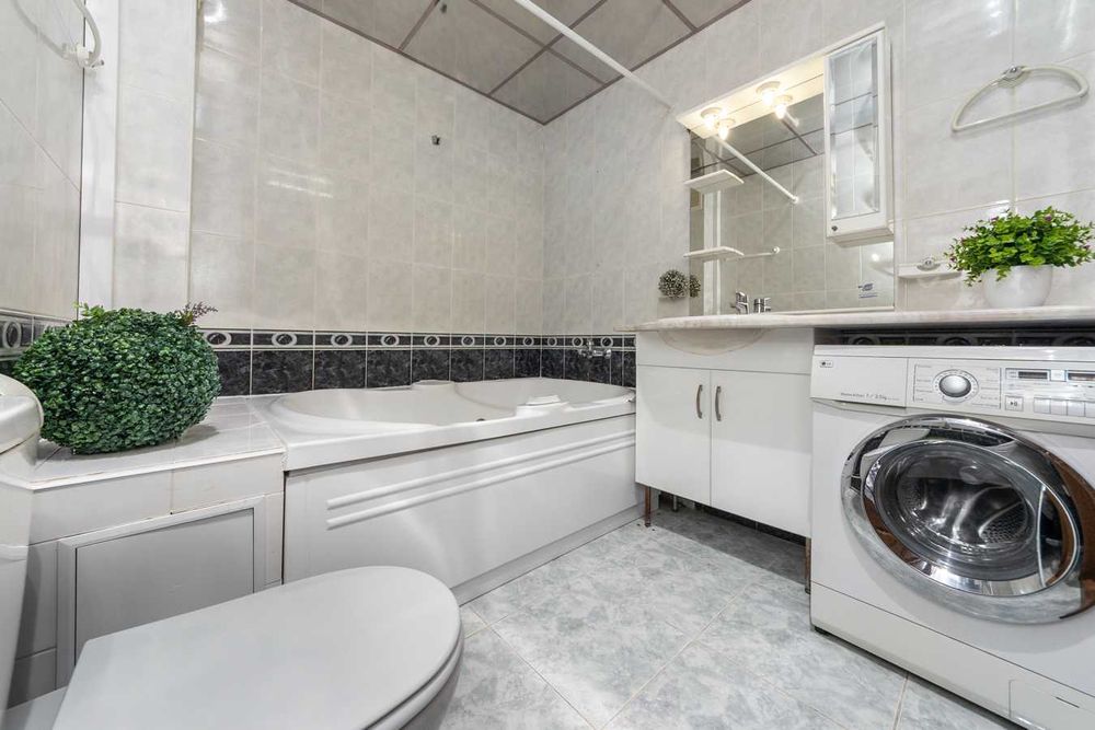 4к Жилянська 7, метро Олімпійська, Палац спорту