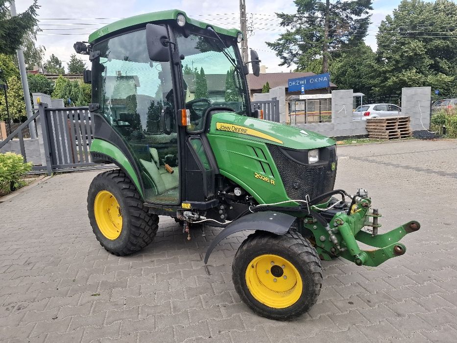 John Deere 2026R  zima ogrodniczy komunalny ciągnik sadowniczy traktor