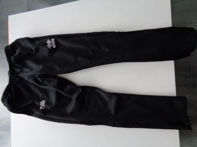 Spodnie dresowe czarne zamki dresy ERREA rozm. 152