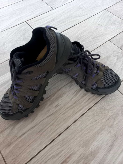 Віддам взуття 36-37 розмір