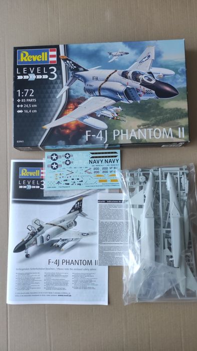 Сборная модель самолета 1:72 F-4J Phantom II  Revell 03941