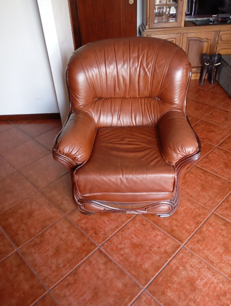 Conjunto de sofás em pele