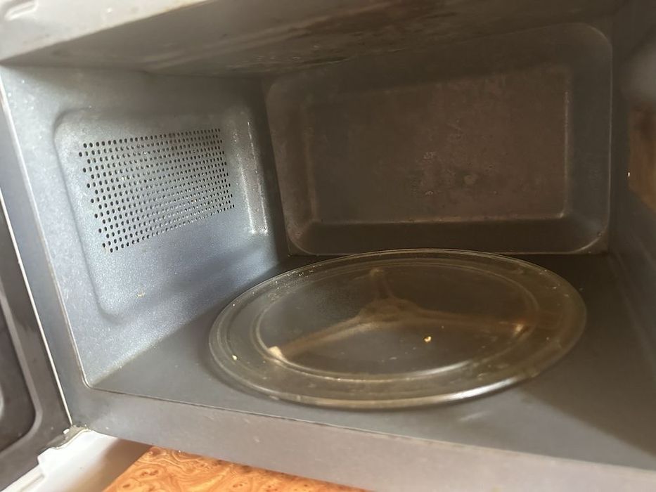 Мікрохвильовка Gerenje під ремонт