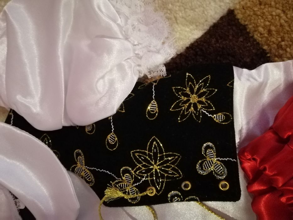 Дитячий новорічний костюм  Червоної шапочки на 4-5 рочки