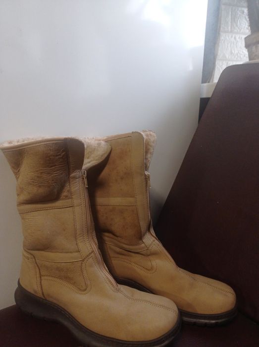 Чоботи жіночі на хутрі зимові
