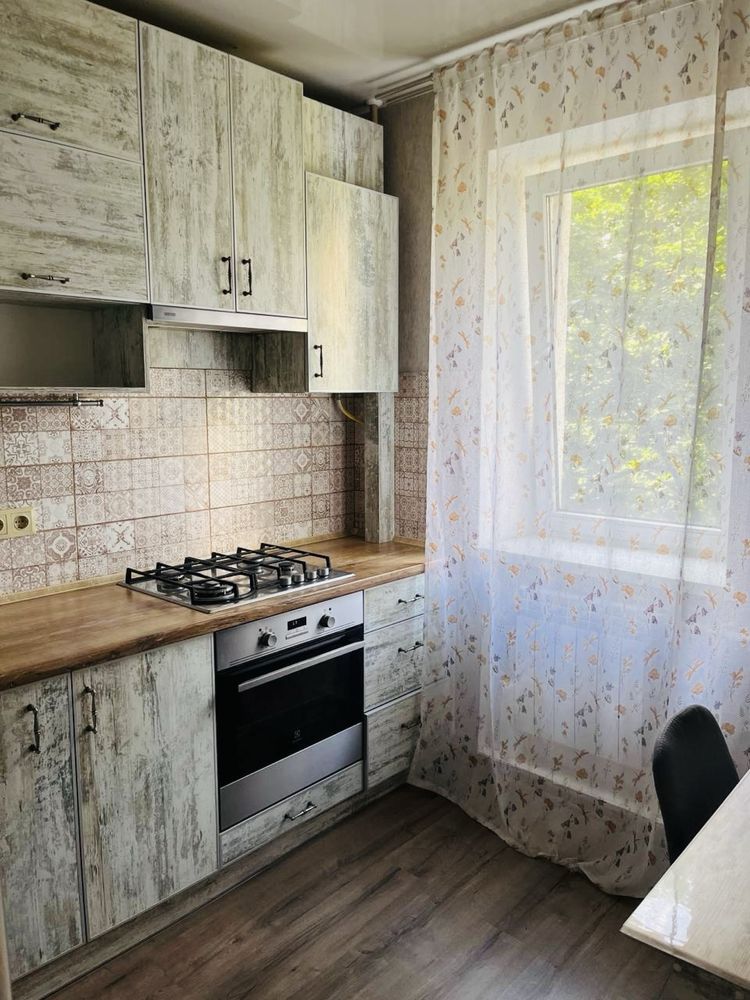 Оренда однокімнатної біля ТРЦ Голівуд
