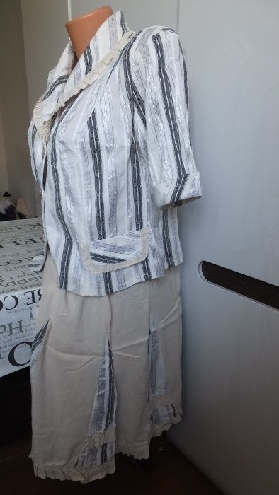 р. 48 легкий стрейчевый костюм юбка и пиджак с короткими рукавами