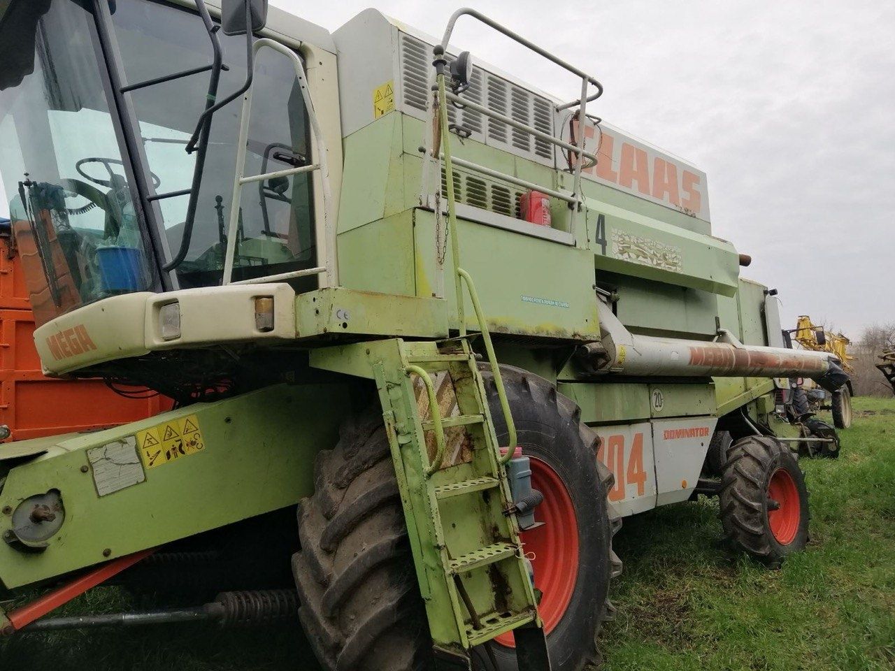 Комбайн Claas mega 204