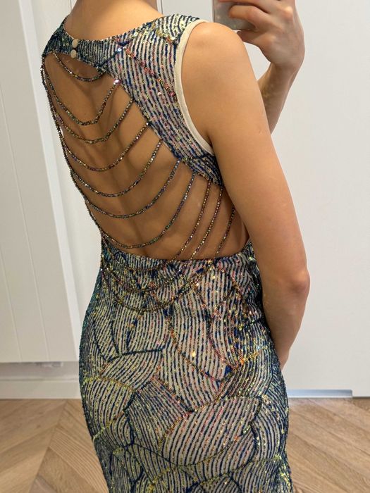 Cekinowa suknia rozmiar S