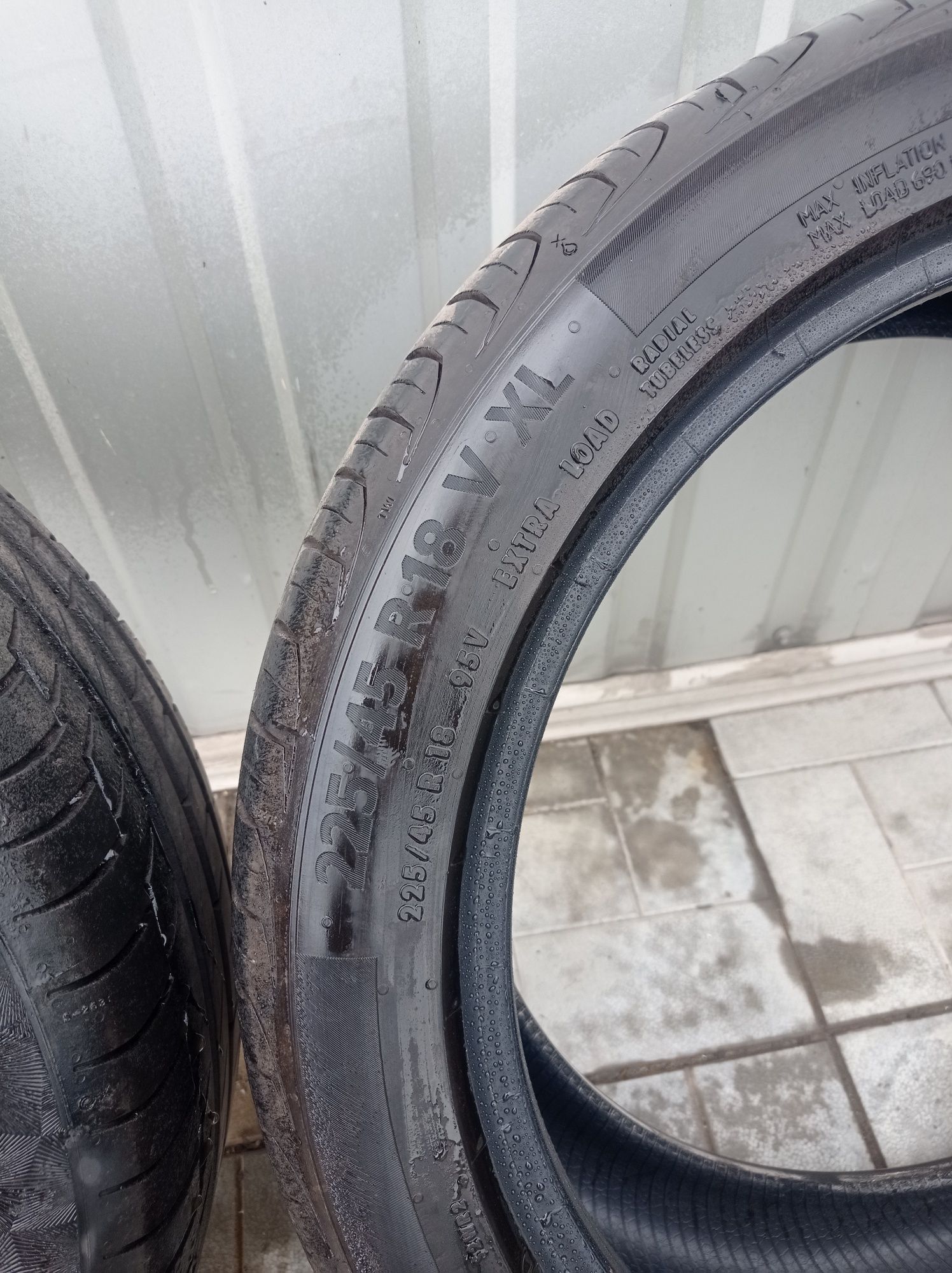 Продам к-т резини CONTINENTAL 225/45 R18