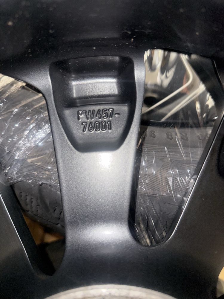 Alufelgi z oponami Lexus UX R18 Runflat