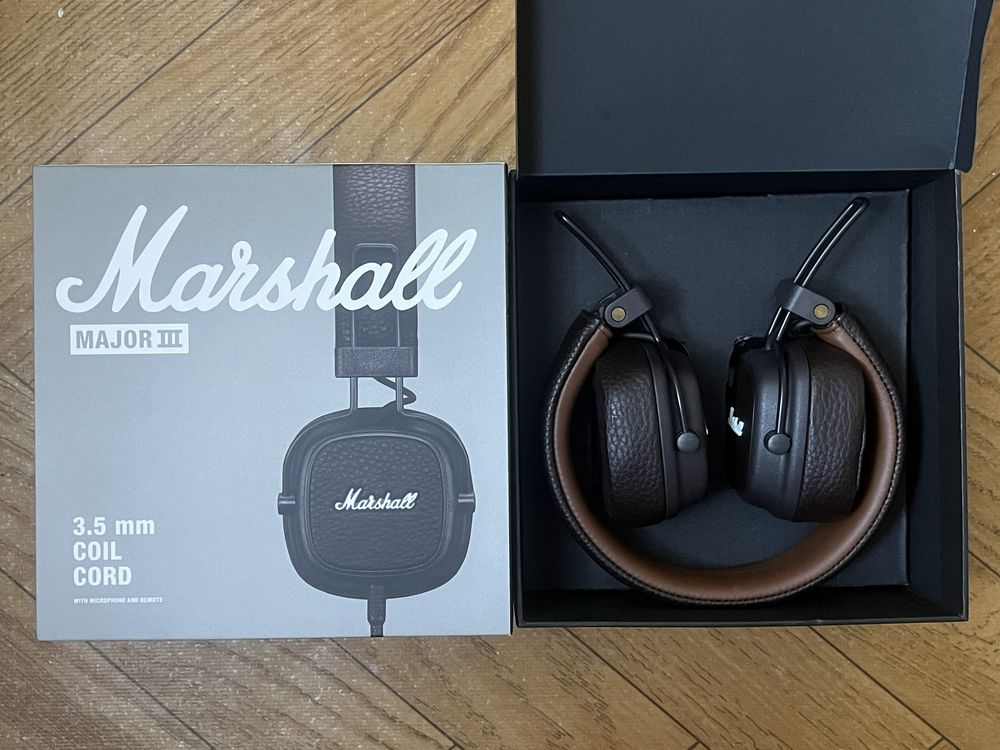 Marshall Major III коричневого кольору дротові