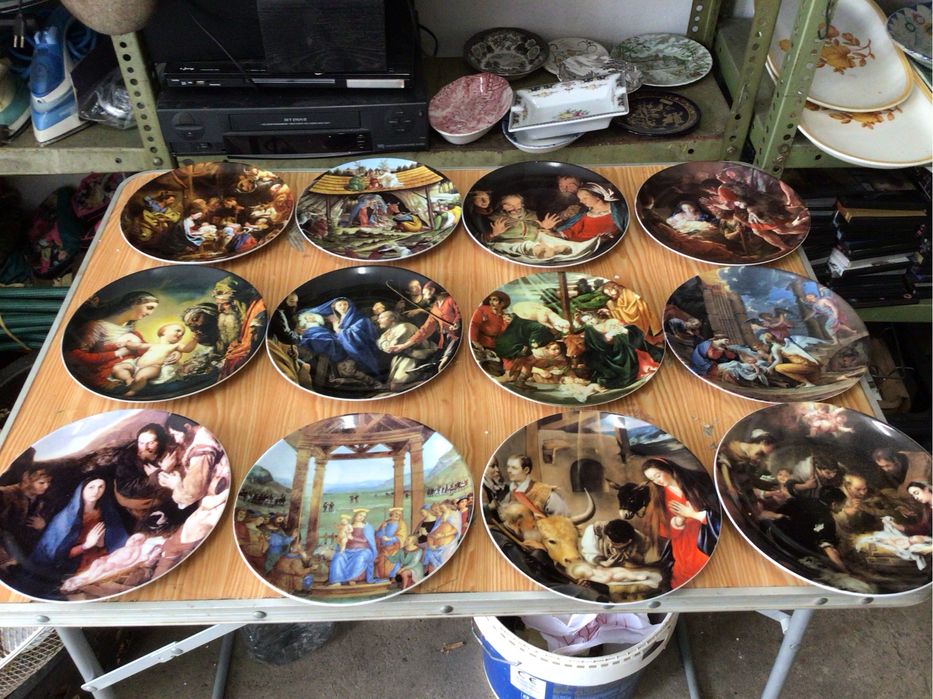 Lote de 12 pratos do Nascimento do Menino Jesus coleção VISTA ALEGRE