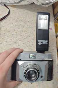 Máquina fotográfica da marca hama com flash