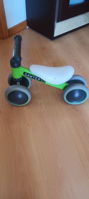 Triciclo sawyer sem pedais