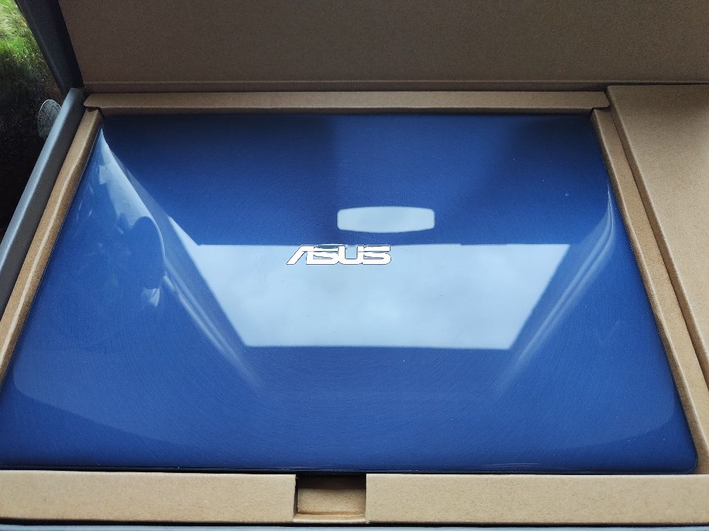 Asus Zenbook UX331 i5 8gb SSD256gb  nVidia MX150