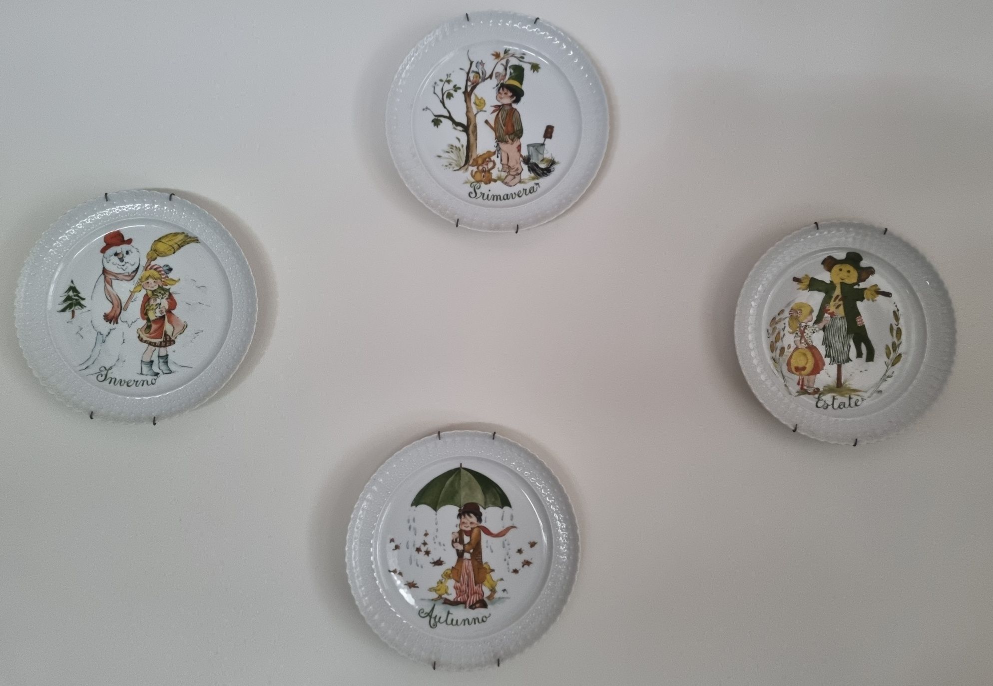 Conjunto de 4 pratos de porcelana alemã