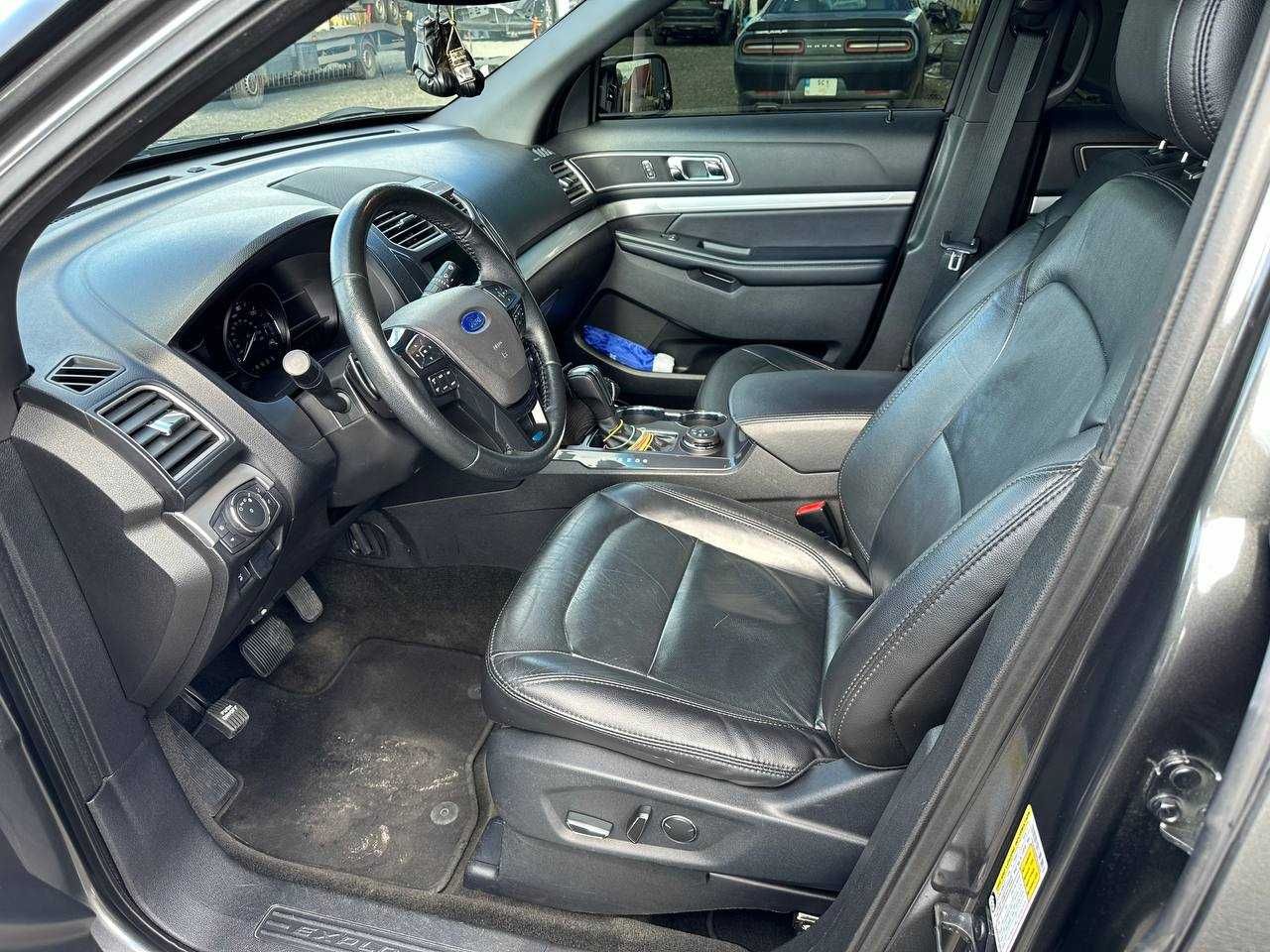 Ford Explorer XLT 3.5 газ/бензин 2016р Без додаткових вкладень!