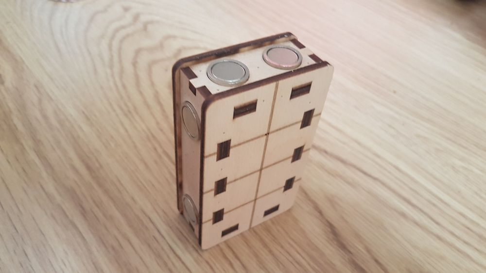 Приспособление магнит для помощи в монтаже гипсокартонных профилей.