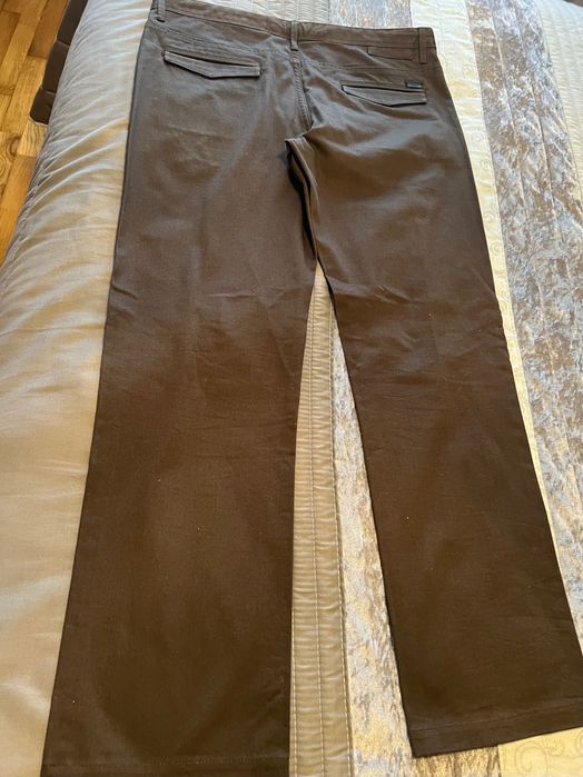 Calça em sarja de homem, castanhas, tamanho 42 da Zara