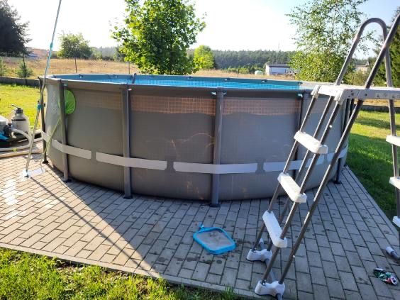 Basen Intex Ultra XTR Frame 4.88x1.22m – stan bardzo dobry