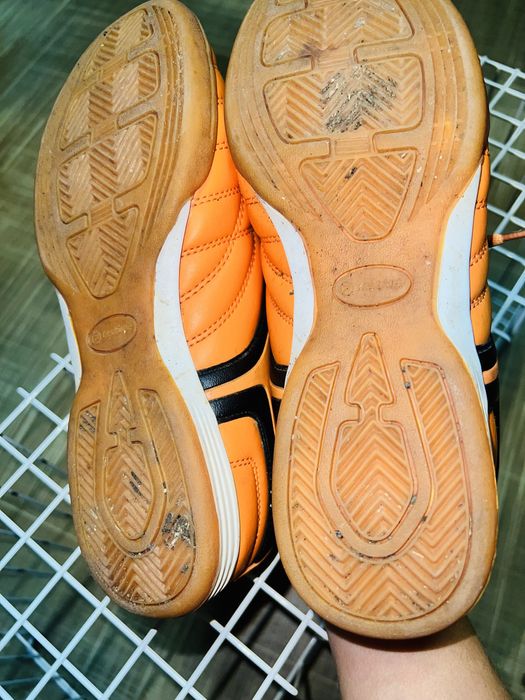 Restime кросівки, кеди або футзалки