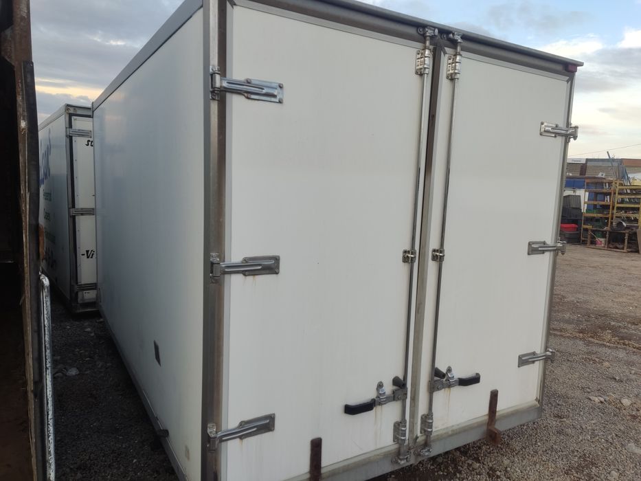 Kontener chłodnia piękna 3,9m długa