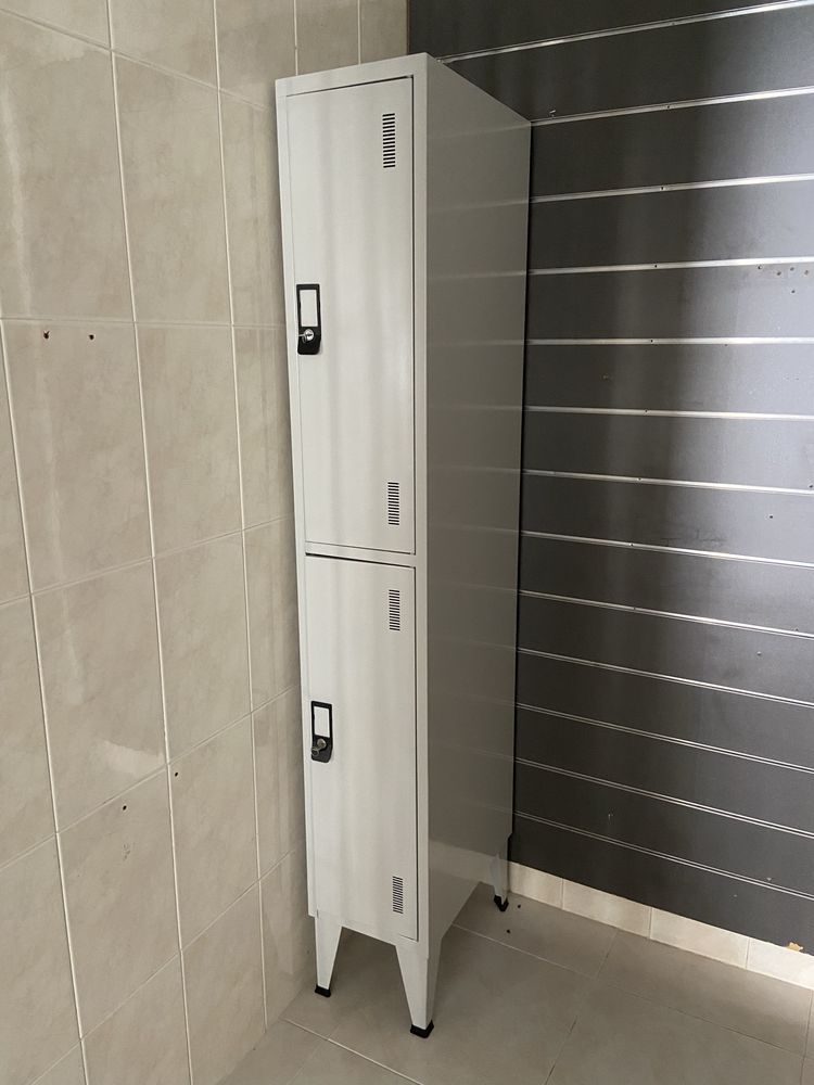 Cacifo metálico para funcionários
