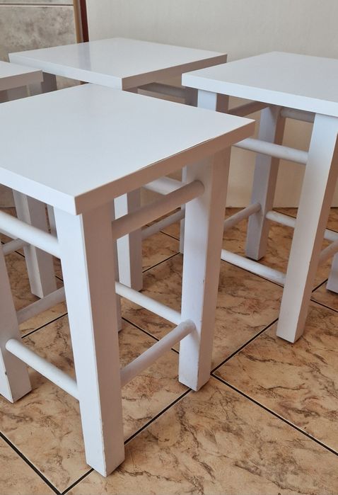 Taboret drewniany biały 2szt. Jak nowy