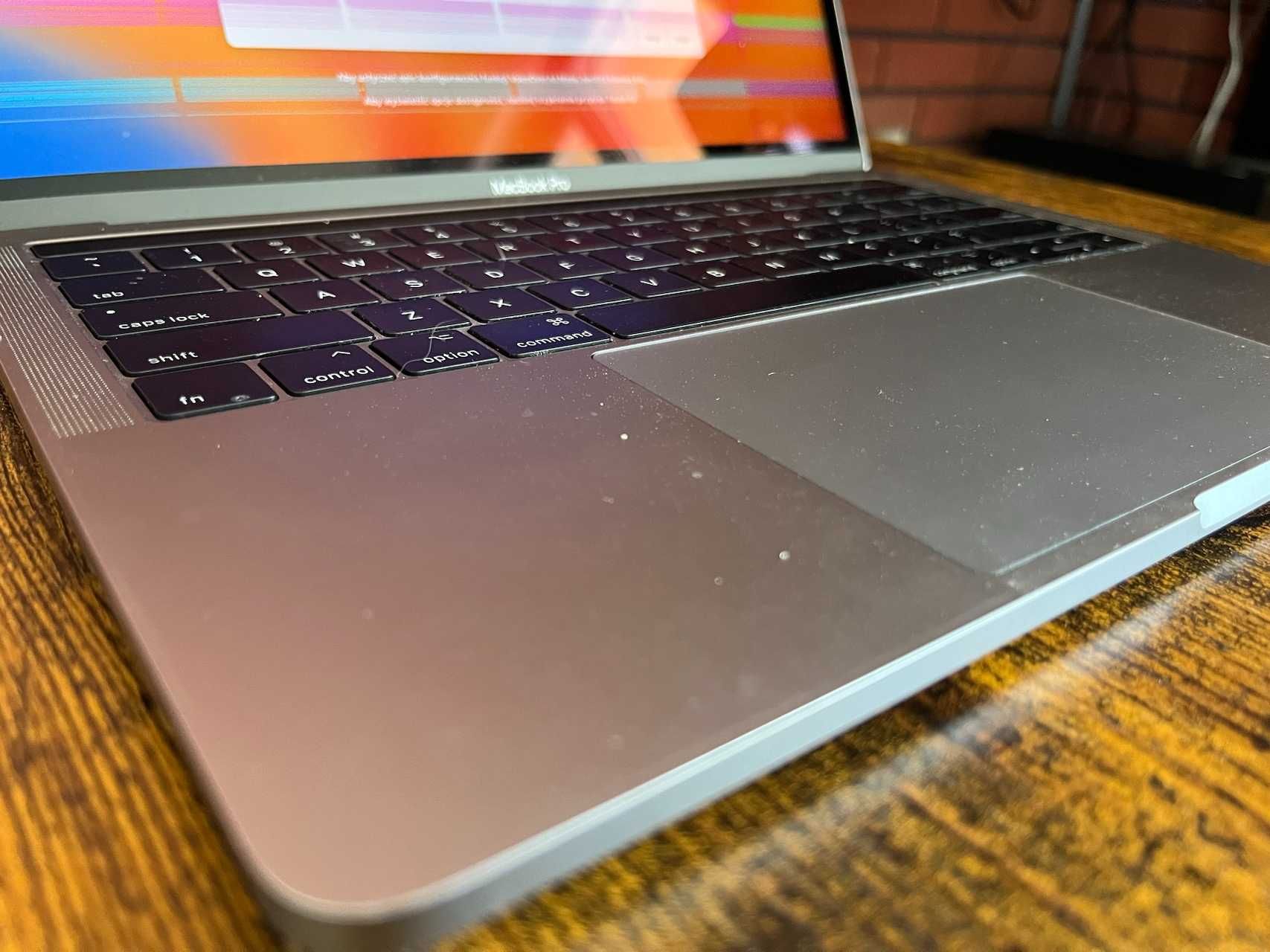 MacbookPro 13 2017 A1706 uszkodzona matryca