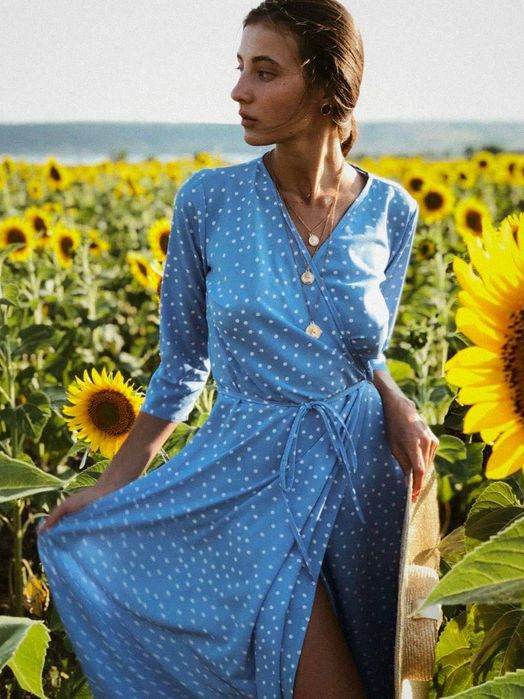 Легка сукня в горошок