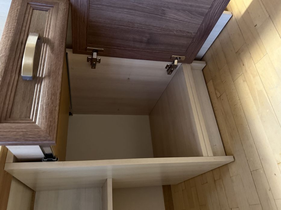 Стіл компʼютерний письмовий