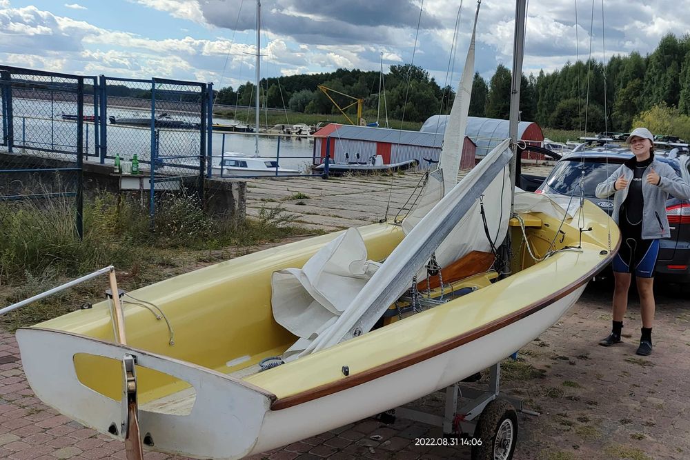 Żaglówka regatową klasy 470