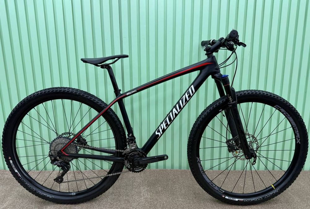 Карбоновий гірський велосипед Specialized Epic Comp Carbon 2017рік