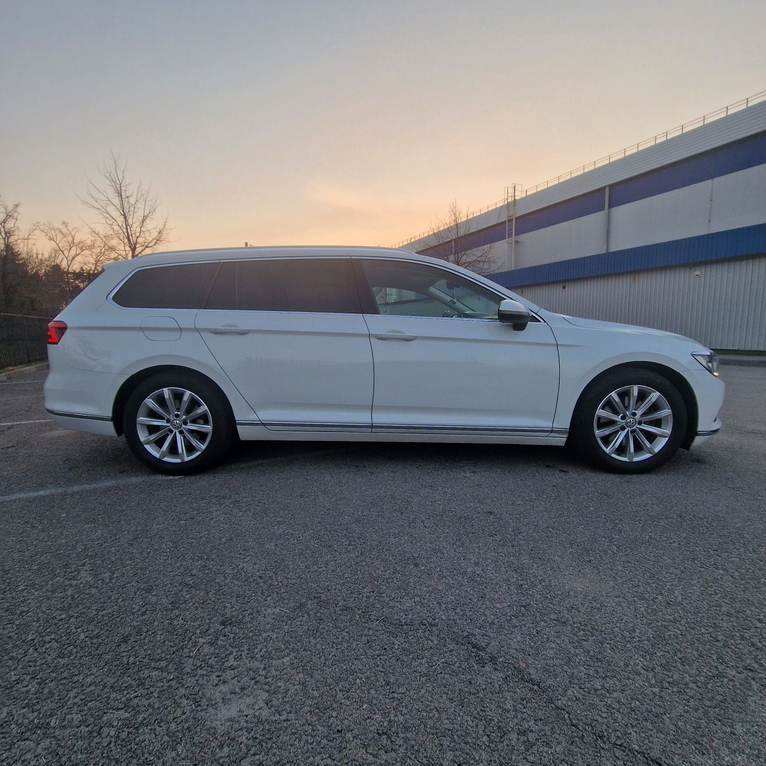 Volkswagen Passat B8 Highline
B8 •2.0TDIDSG (150к.c.) : Hig