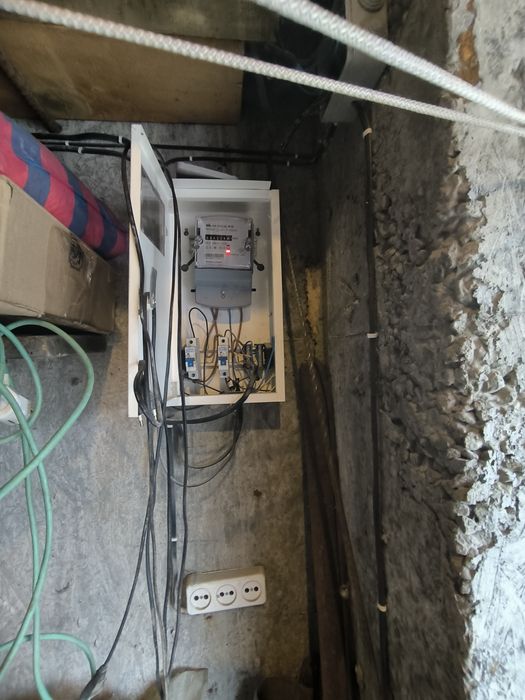 Продам шикарний , просторий гараж в ЖК "Львівський" , південно-захід