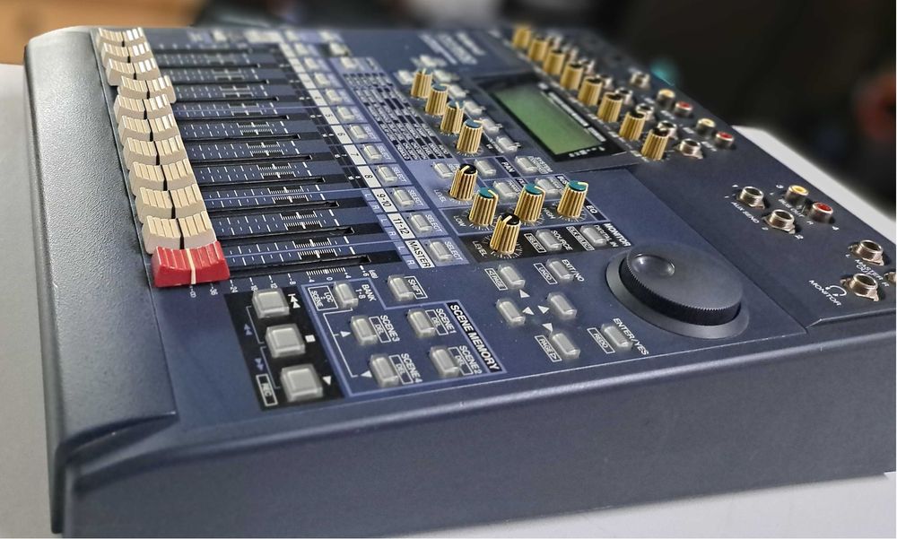 Mesa de mistura Roland Vm3100 e Pro