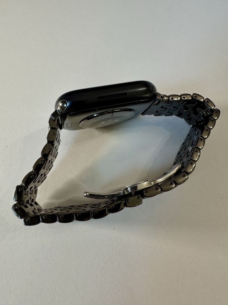 Apple Watch Series 8 45mm Midnight + новий оригінальний ремінець!