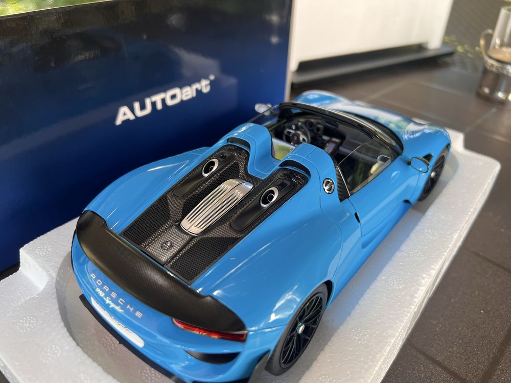 Autoart 1/18 Porsche 918 Spyder Weissach Package (Riviera Blue)