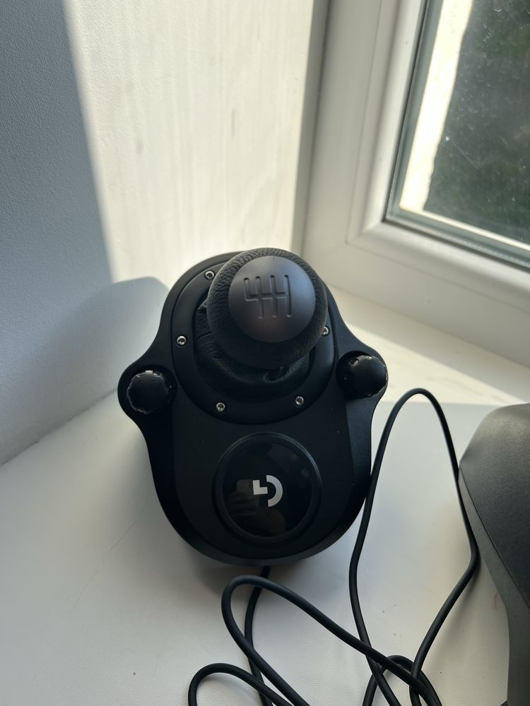 Руль Logitech G-29 з педалями та шифтером КПП