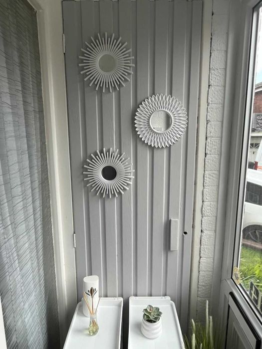 Dekoracja zestaw 3 luster w złotych ramkach do domu na ścianę